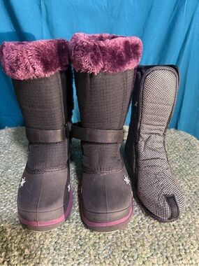 Women's BAFFIN LILLY JUNIOR Black Winter Boots with Purple Fur Trim